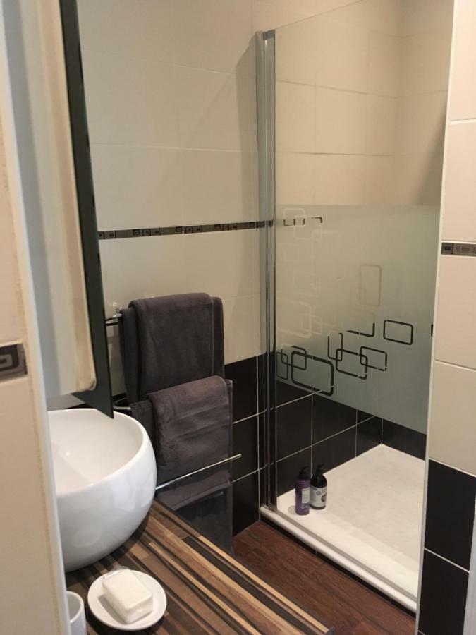 Cosy One-Bedroom Apartment -Stayinantibes- Le Cosy Bagian luar foto
